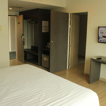 Leosor Hotel Nakhonratchasima Exteriör bild
