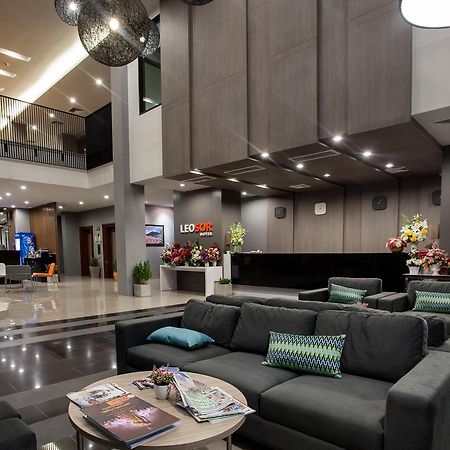 Leosor Hotel Nakhonratchasima Exteriör bild