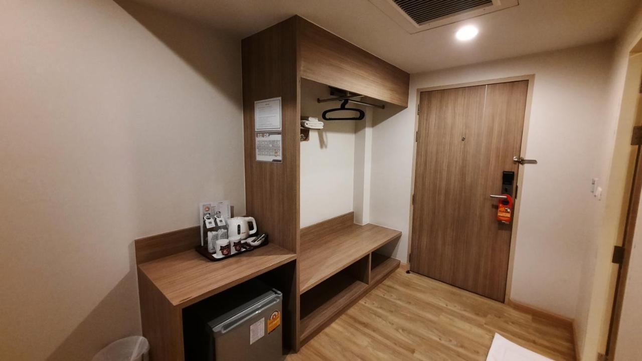 Leosor Hotel Nakhonratchasima Exteriör bild