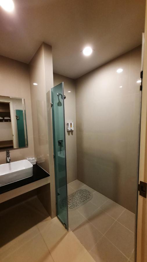 Leosor Hotel Nakhonratchasima Exteriör bild