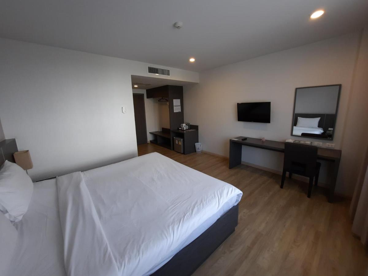 Leosor Hotel Nakhonratchasima Exteriör bild