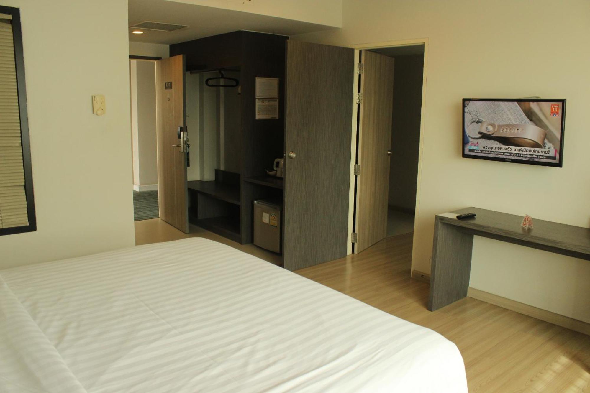 Leosor Hotel Nakhonratchasima Exteriör bild