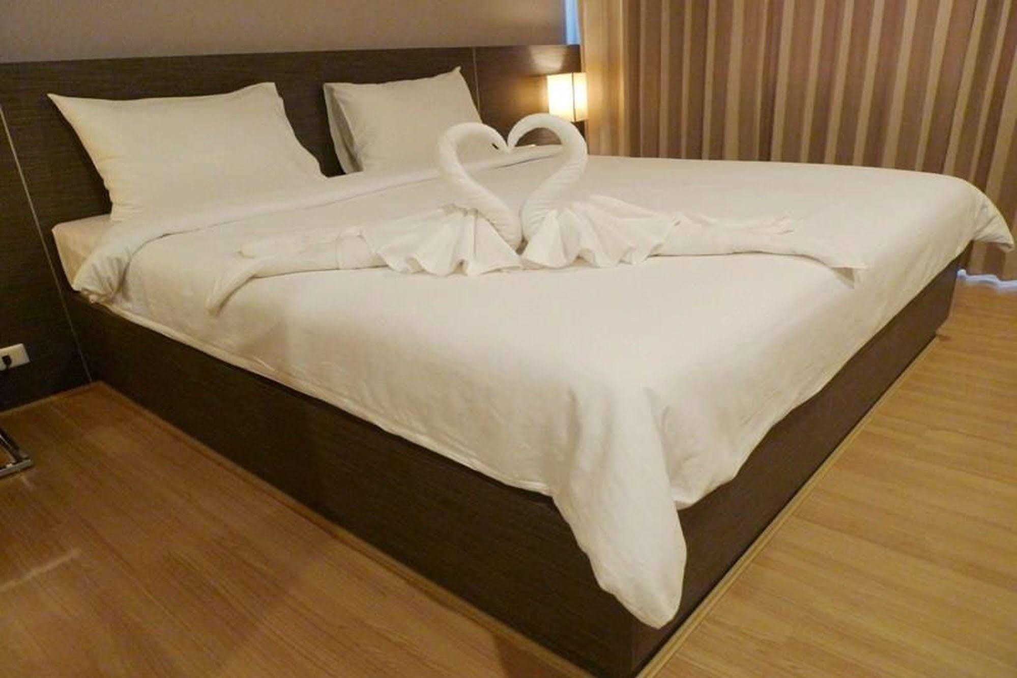 Leosor Hotel Nakhonratchasima Exteriör bild