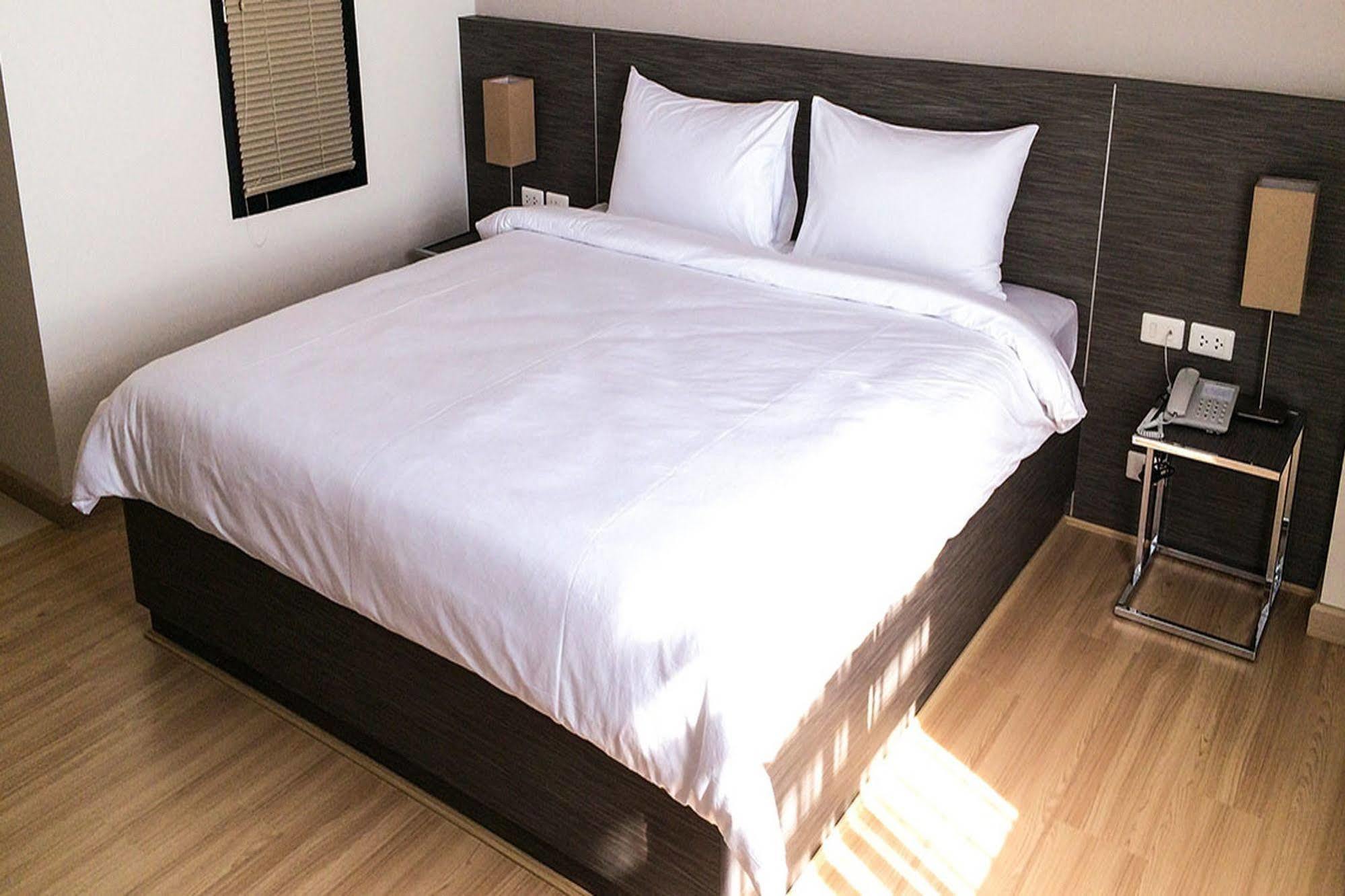 Leosor Hotel Nakhonratchasima Exteriör bild