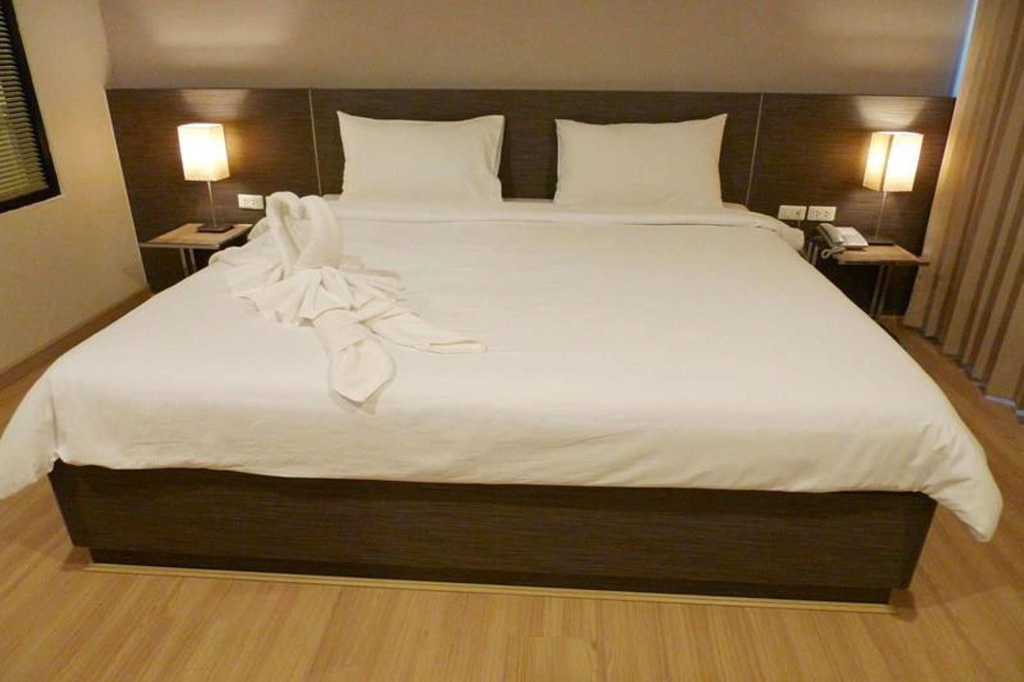 Leosor Hotel Nakhonratchasima Exteriör bild
